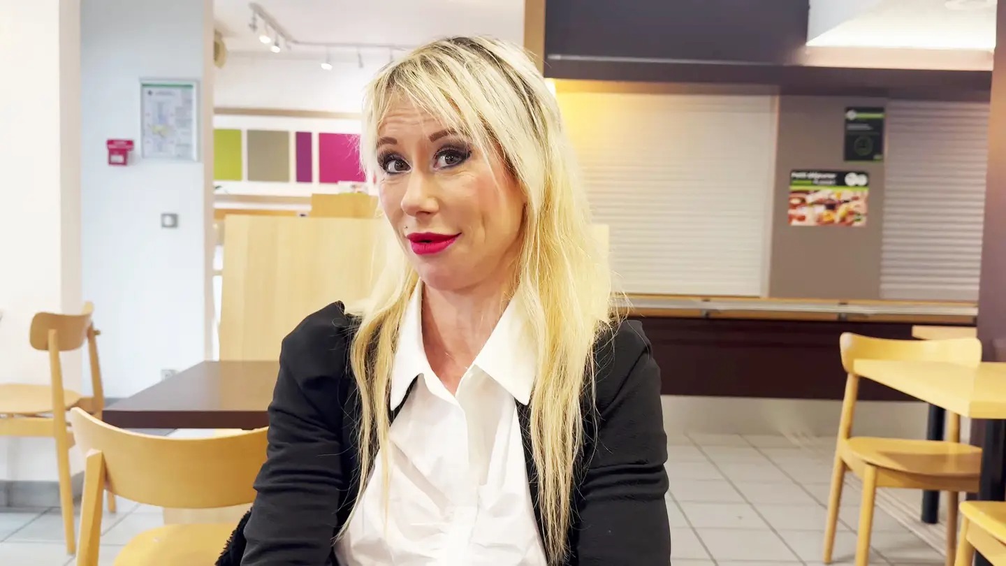 Emma 45ans découvre le X dans un casting dont elle rêvait