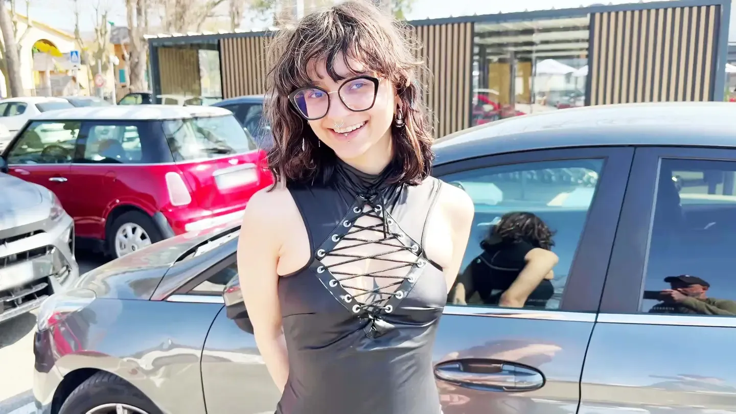 Lotus 21 ans, aime être au centre du jeu…